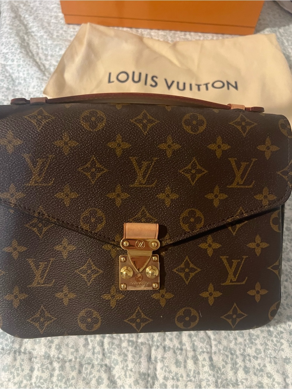 Louis Vuitton Monogram Canvas Pochette Metis Shoulder Bag in Brown and Gold